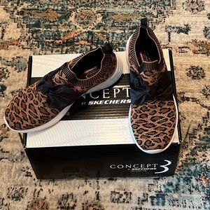 Cheetah, print, memory foam sketchers.